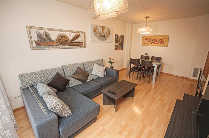 Casas en venta y pisos alquiler - 1