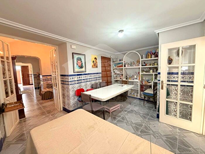 Casas en venta y pisos alquiler - 1