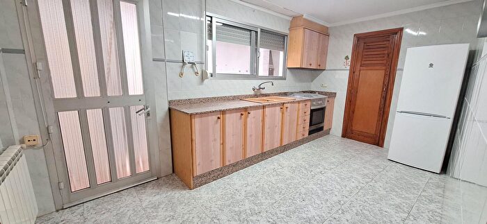 Casas en venta y pisos alquiler - 3