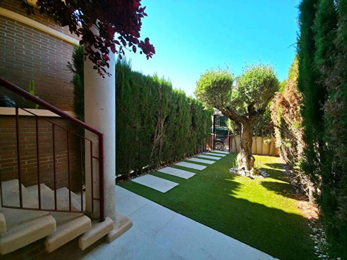 Casas en venta y pisos alquiler - 2