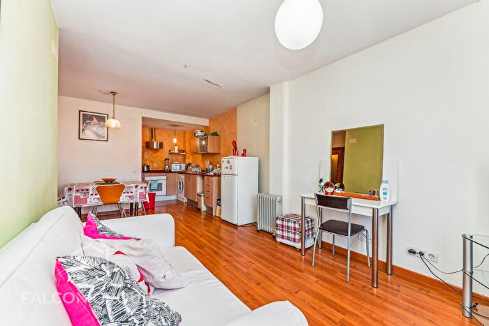 Casas en venta y pisos alquiler - 2