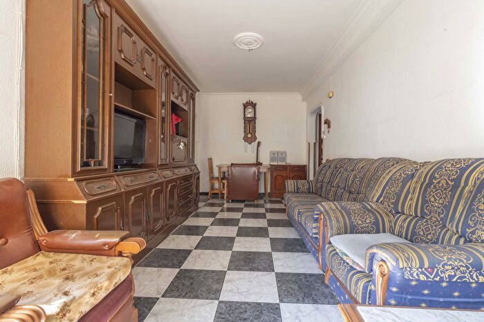 Casas en venta y pisos alquiler - 2