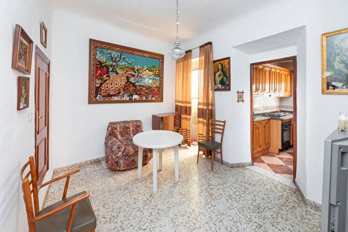 Casas en venta y pisos alquiler - 2