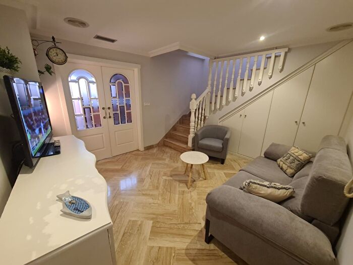 Casas en venta y pisos alquiler - 2