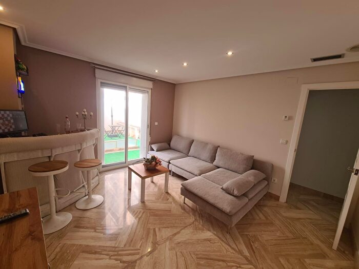 Casas en venta y pisos alquiler - 1