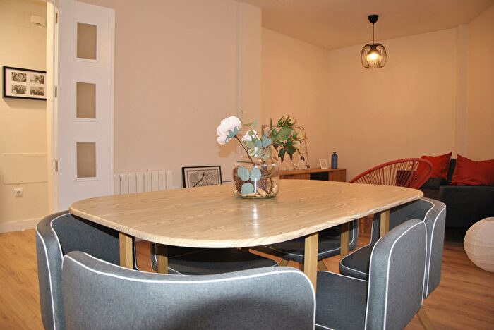 Casas en venta y pisos alquiler - 2