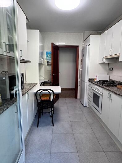 Casas en venta y pisos alquiler - 3