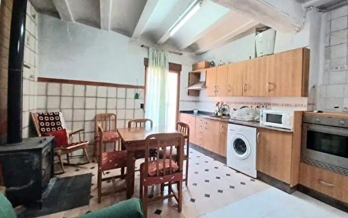 Casas en venta y pisos alquiler - 1