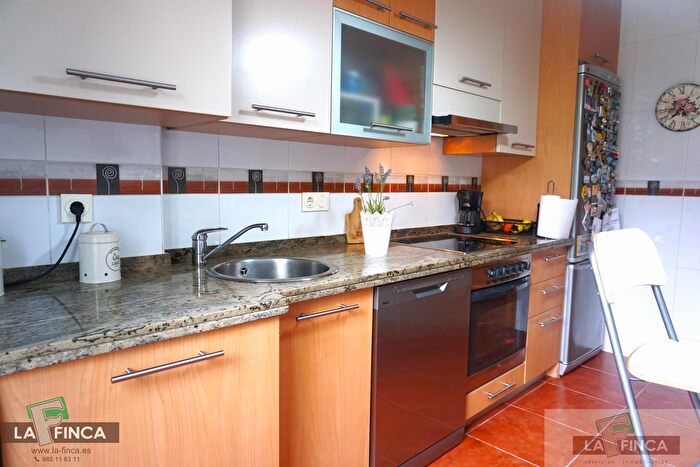 Casas en venta y pisos alquiler - 3