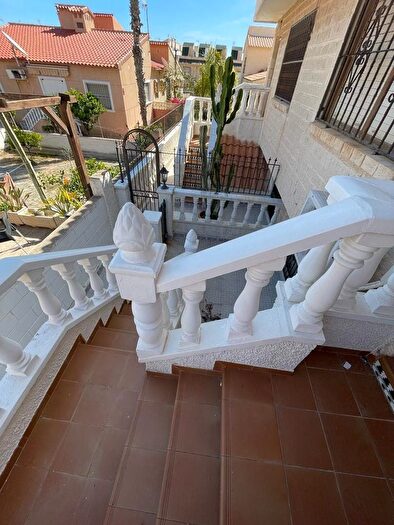 Casas en venta y pisos alquiler - 3