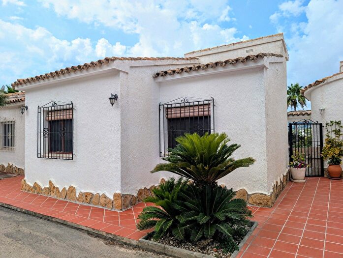 Casas en venta y pisos alquiler - 3