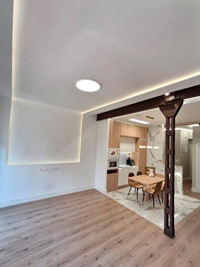 Casas en venta y pisos alquiler - 3