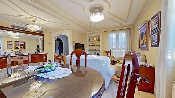 Casas en venta y pisos alquiler - 3