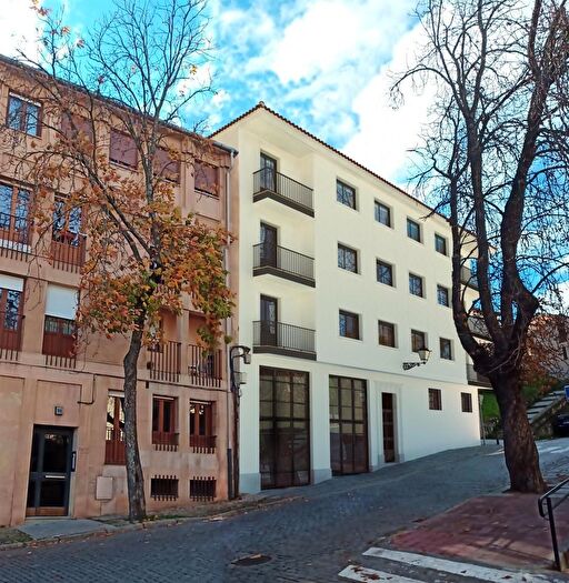 Casas en venta y pisos alquiler - 1