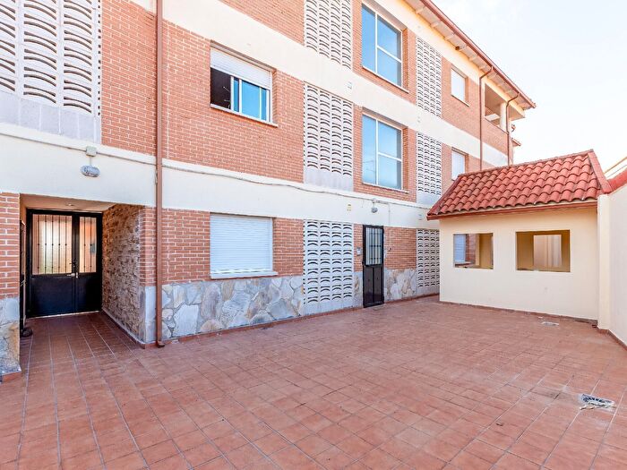 Casas en venta y pisos alquiler - 2