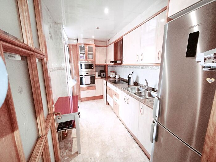 Casas en venta y pisos alquiler - 3