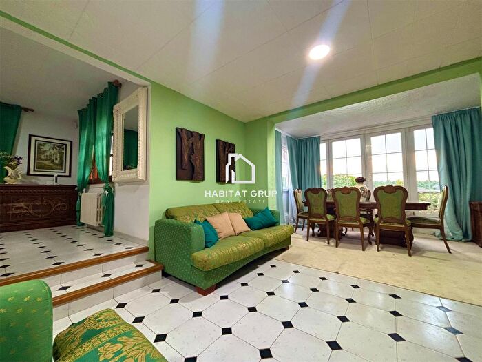 Casas en venta y pisos alquiler - 3