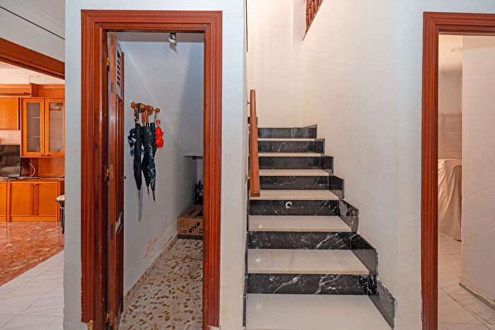Casas en venta y pisos alquiler - 3