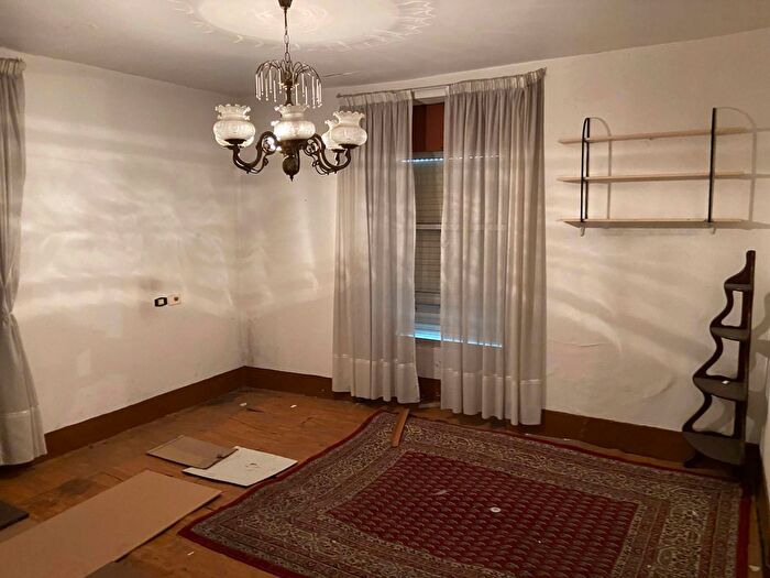 Casas en venta y pisos alquiler - 3
