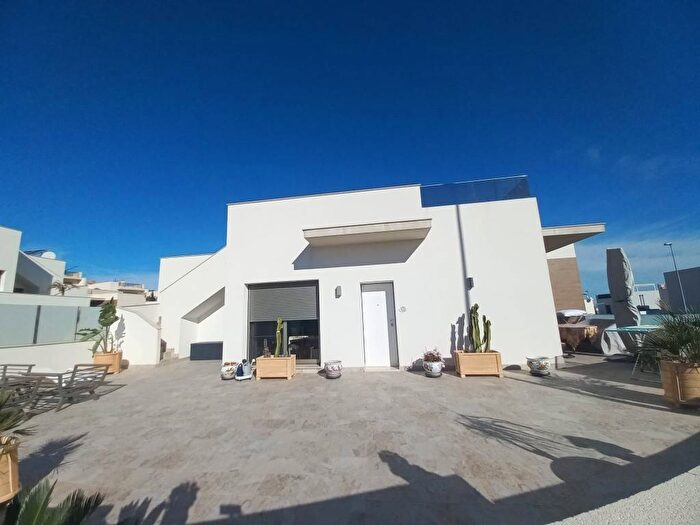 Casa en venta en Comunitat Valenciana, Alicante de 3 habitaciones