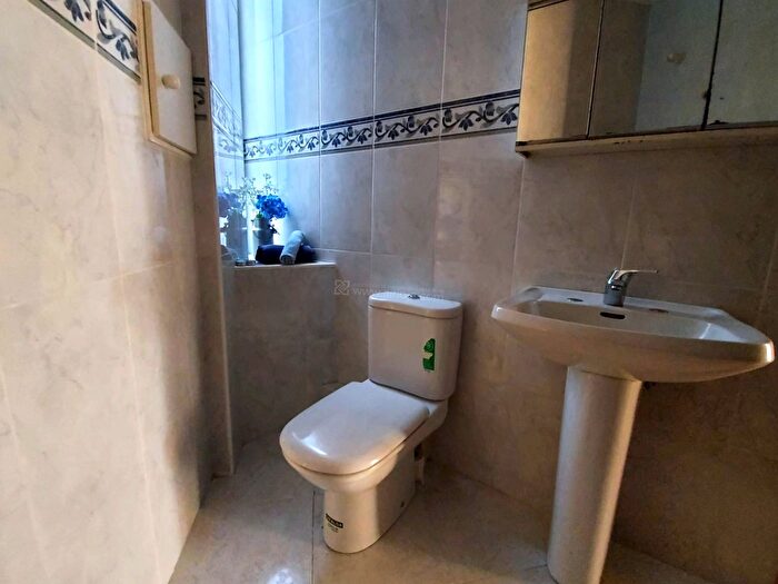 Casas en venta y pisos alquiler - 2