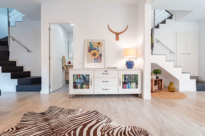 Casas en venta y pisos alquiler - 2