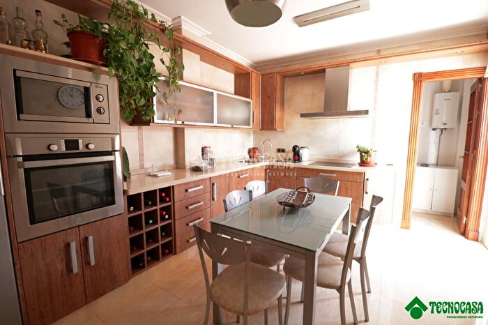 Casas en venta y pisos alquiler - 3