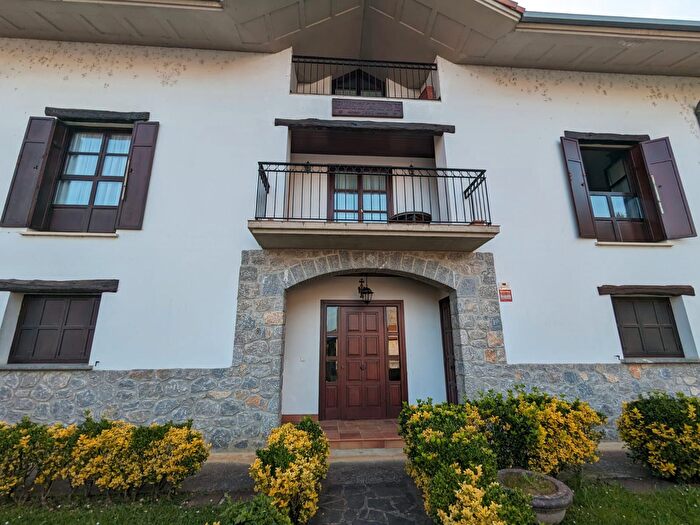 Casas en venta y pisos alquiler - 3