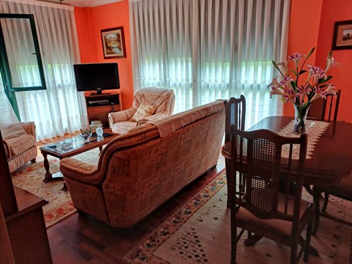 Casas en venta y pisos alquiler - 2