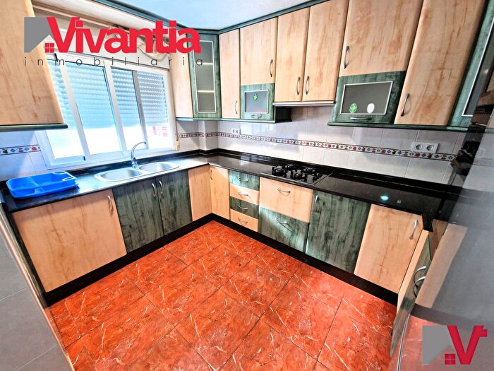 Casas en venta y pisos alquiler - 3