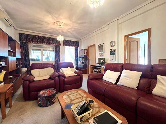 Casas en venta y pisos alquiler - 2
