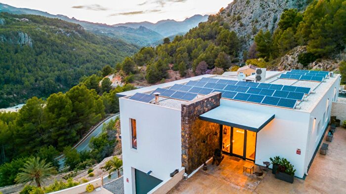 Casa en venta en El Castell de Guadalest, Alicante de 3 habitaciones