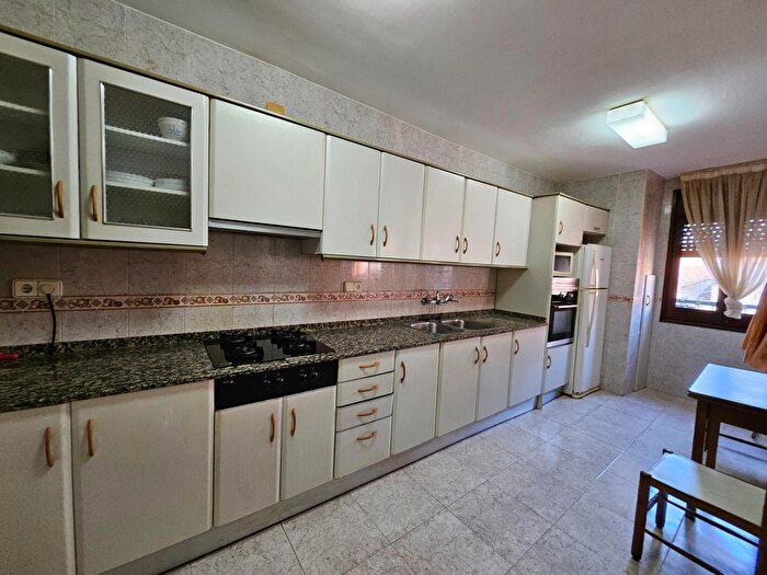 Casas en venta y pisos alquiler - 1