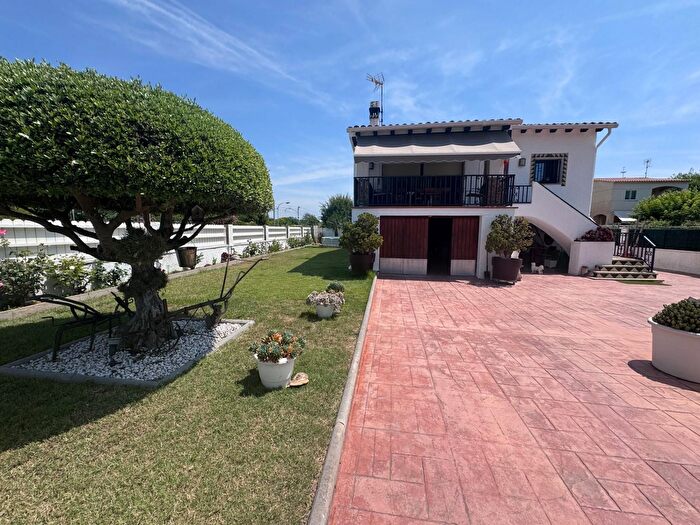 Casa en venta en Creixell, Tarragona de 3 habitaciones