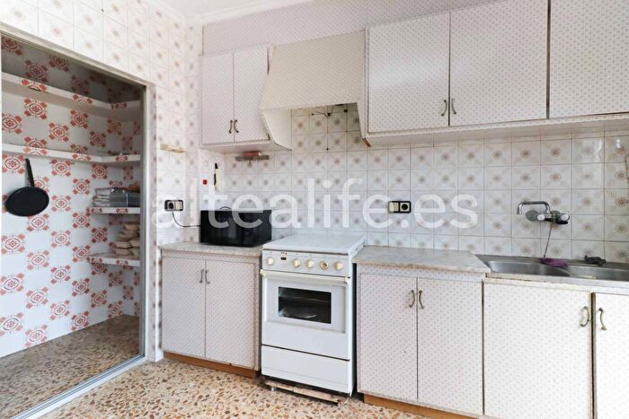 Casas en venta y pisos alquiler - 2