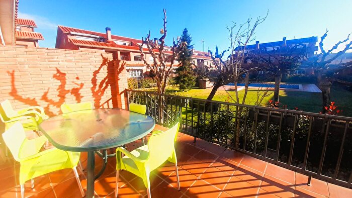 Casas en venta y pisos alquiler - 1