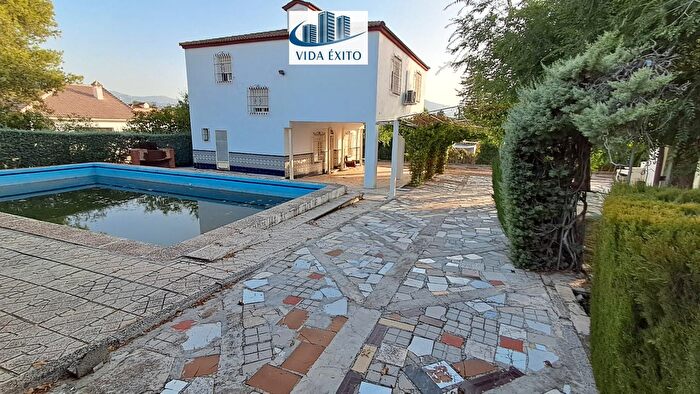 Casas en venta y pisos alquiler - 1