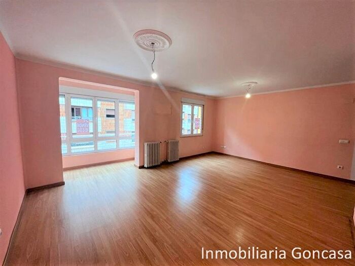 Casas en venta y pisos alquiler - 1