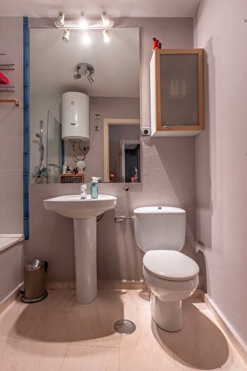 Casas en venta y pisos alquiler - 3