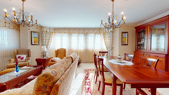 Casas en venta y pisos alquiler - 3