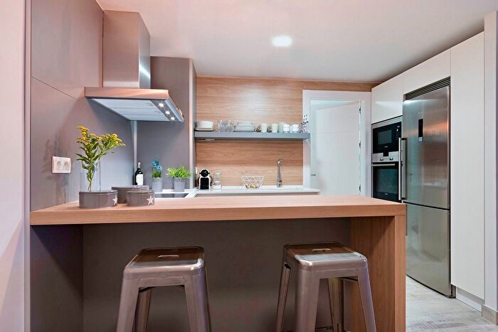 Casas en venta y pisos alquiler - 3