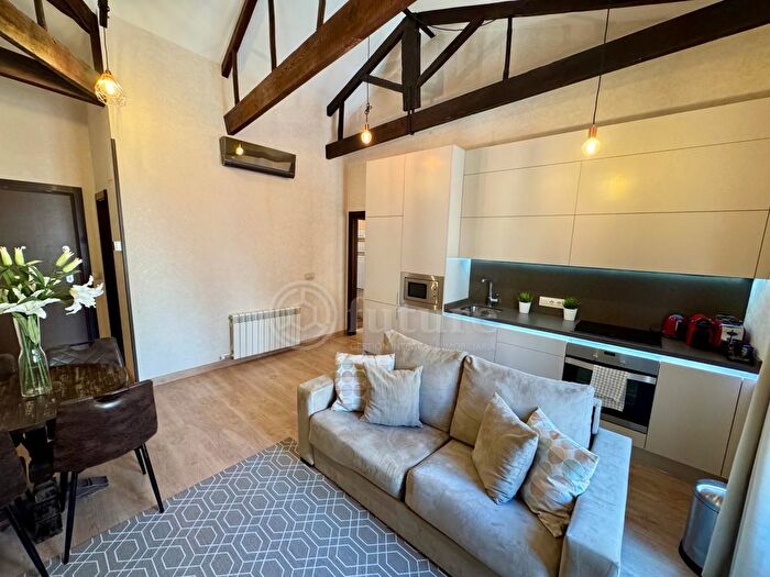 Casas en venta y pisos alquiler - 1