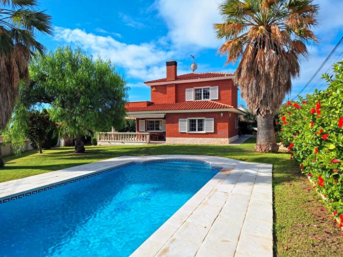 Casa en venta en Els Masos Els Garrofers, El Vendrell de 5 habitaciones