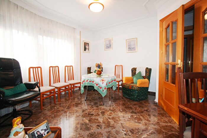 Casas en venta y pisos alquiler - 2