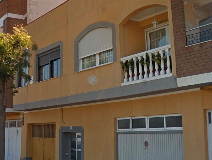 Casas en venta y pisos alquiler - 3