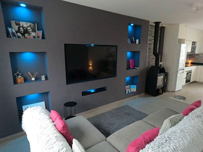 Casas en venta y pisos alquiler - 2