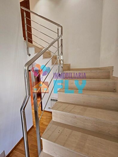 Casas en venta y pisos alquiler - 3