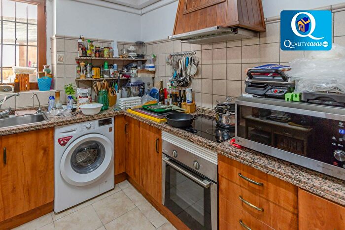 Casas en venta y pisos alquiler - 3