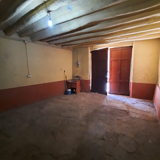 Casa en venta en Calanda, Teruel de 3 habitaciones