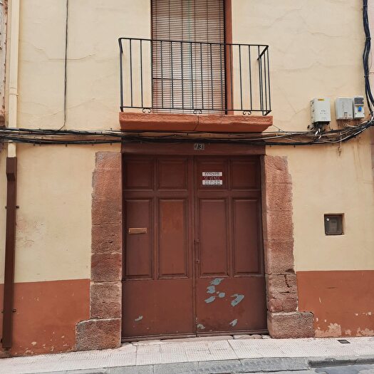 Casas en venta y pisos alquiler - 2